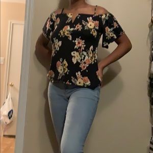 Size L Shoulder strap is broken